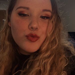 Meet your Posher, Brenna